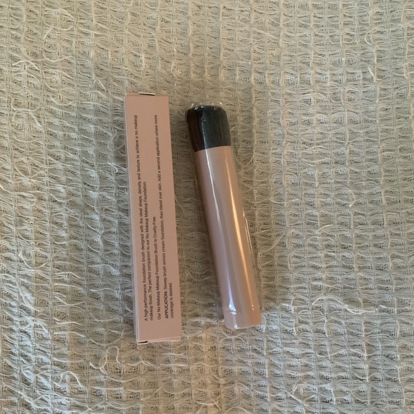 No Makeup Makeup Perfect Foundation Brush Vegan Synthetic Flawless Blend New - Picture 4 of 5